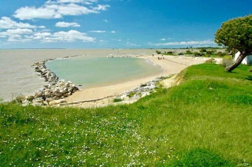 Chalet Agreable En Bord En De Mer. Le Port-des-Barques Zewnętrze zdjęcie